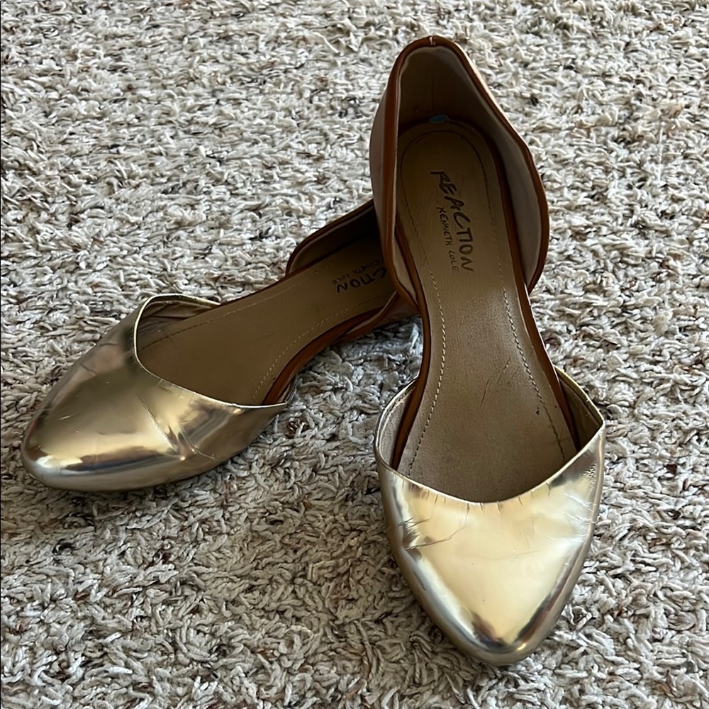 Kenneth Cole Reaction Gold Flats Sleek D'Orsay Design